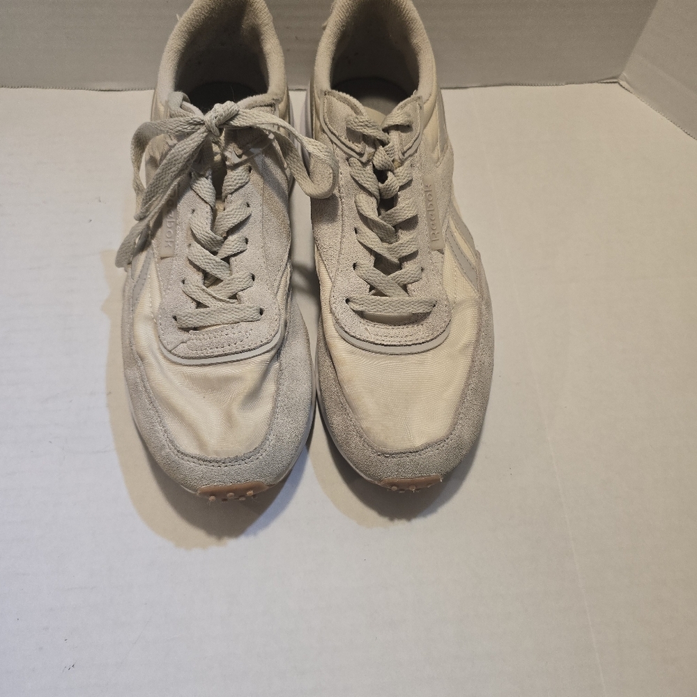 Women shoes‎
